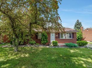 43479 Fortner Dr, Sterling Heights, MI 48313