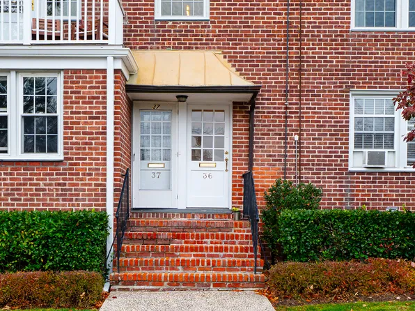 36 Putnam Park, Greenwich, CT 06830