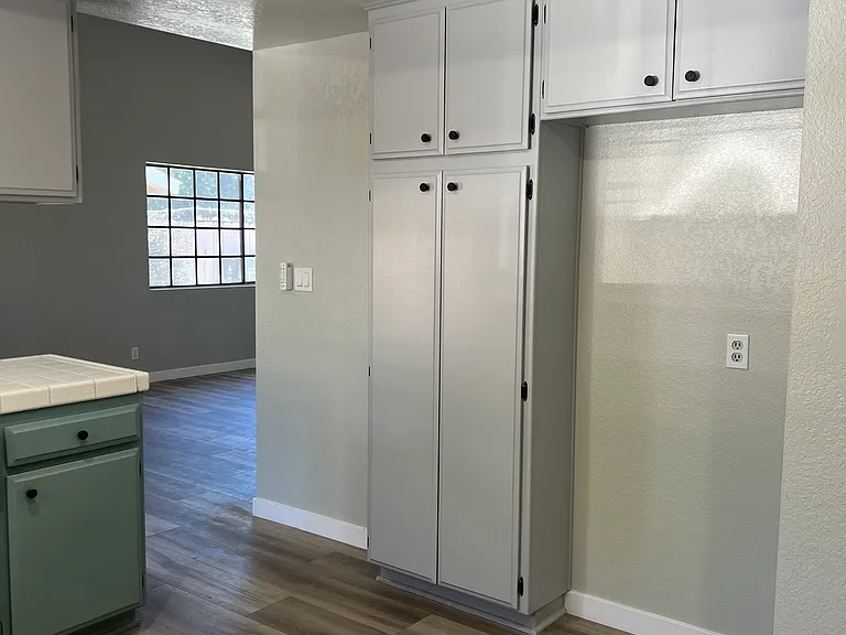 9208 Langdon Ave — Photo 10