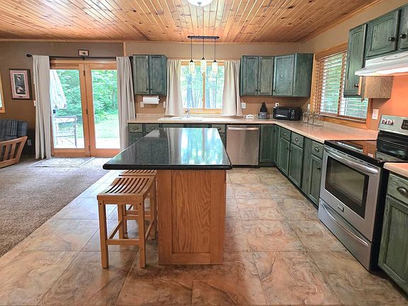 5th image of 32625 Riverside Dr