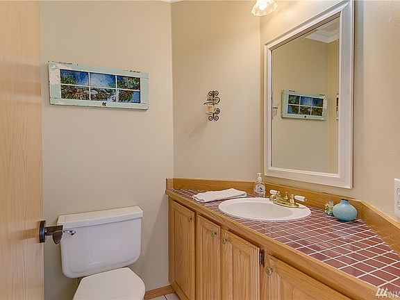 5th image of 6712 57th Dr NE