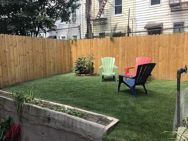 2nd image of 2415 Lorillard Pl #1