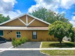7426 SW 14th Pl, North Lauderdale, FL 33068
