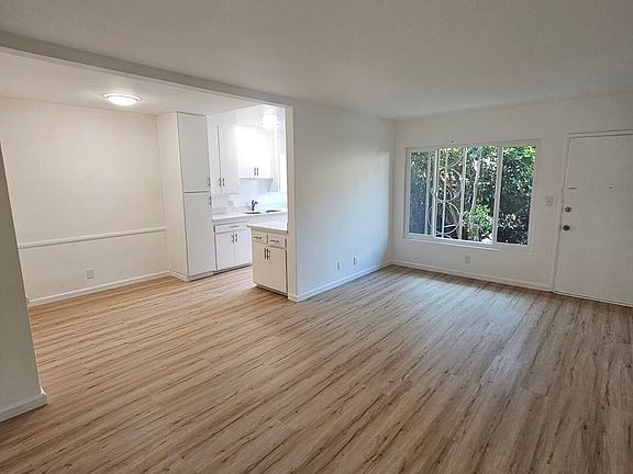 4th image of 5933 Gregory Ave #4
