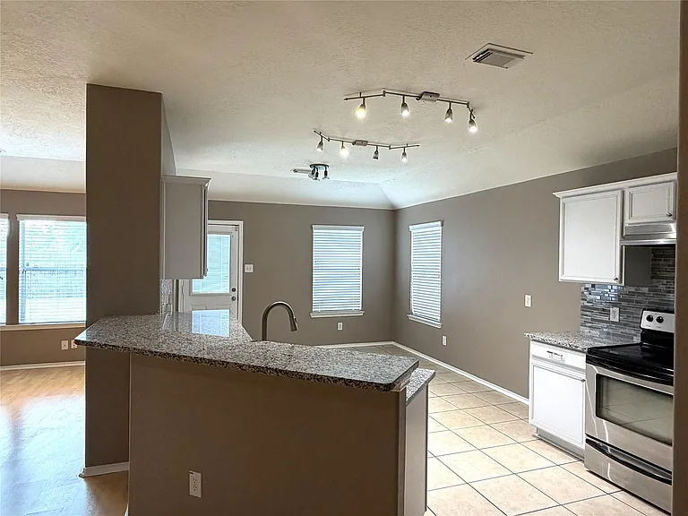 9510 Barr Spring Dr — Photo 7
