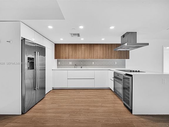 3rd image of 1025 92nd St #602