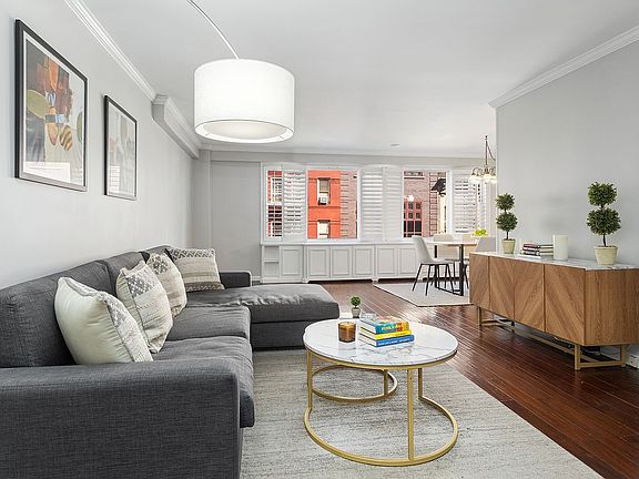 4th image of 400 E 77th St APT 5D