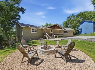 1 Dogwood Ln, Holiday Island, AR 72631