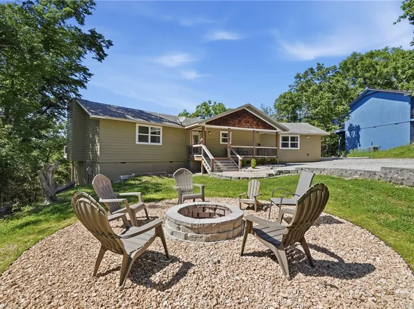 1 Dogwood Ln, Holiday Island, AR 72631