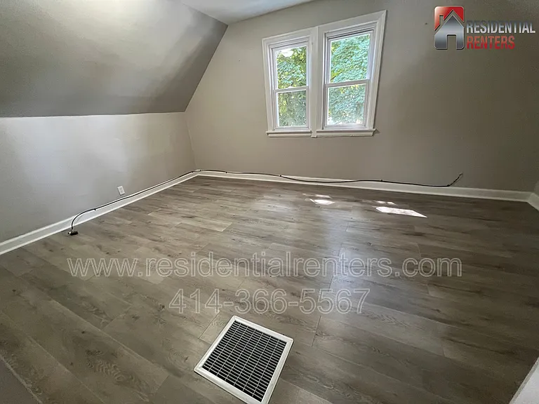 5426 N 41st St — Photo 17