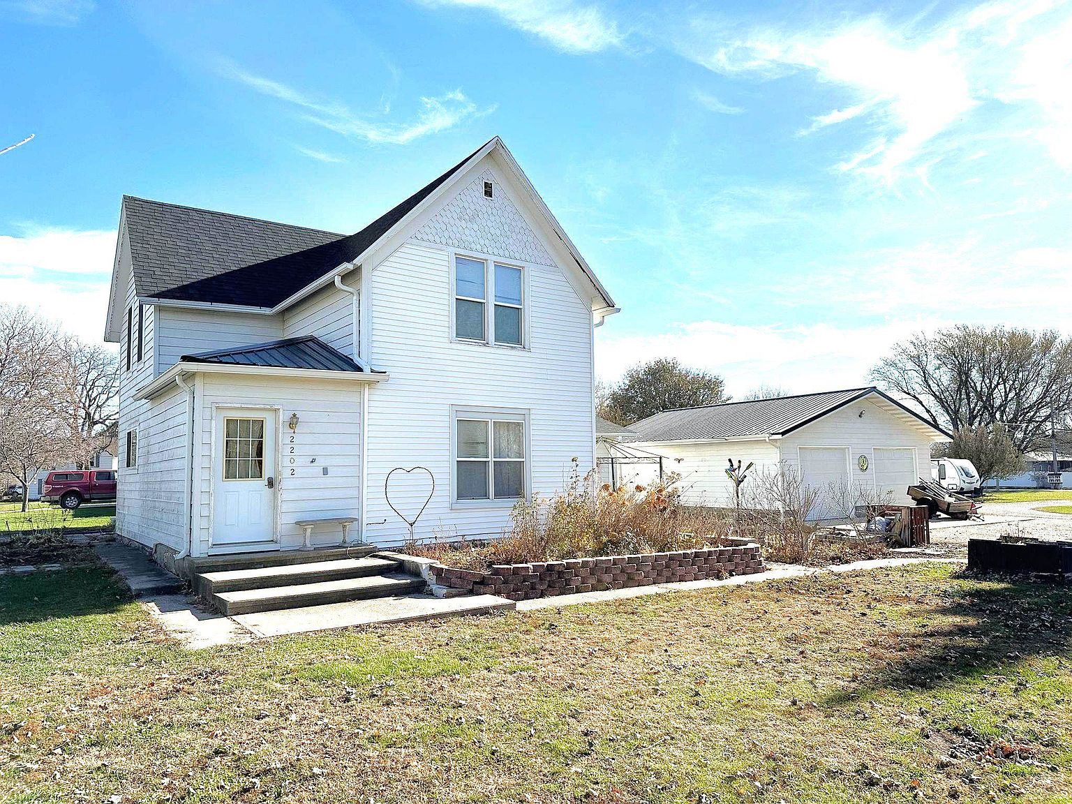 2202 Broadway St, Emmetsburg, IA 50536 Zillow