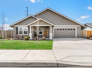 492 NE Oak Ave, Redmond, OR