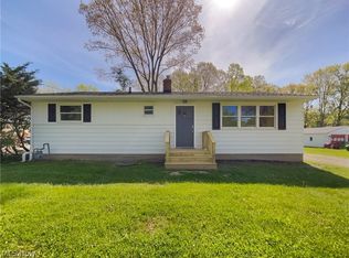 3897 Hile Rd, Stow, OH 44224