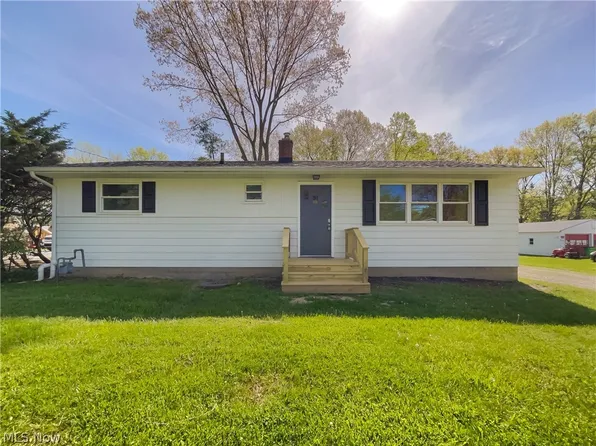 3897 Hile Rd, Stow, OH 44224