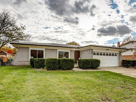 3rd image of 16484 Cederama Dr