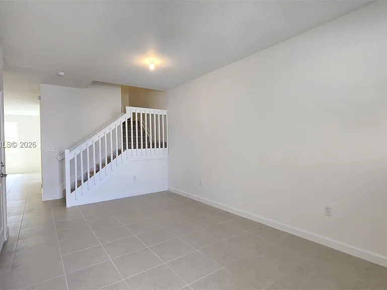 2591 SE 25th Ter — Photo 10