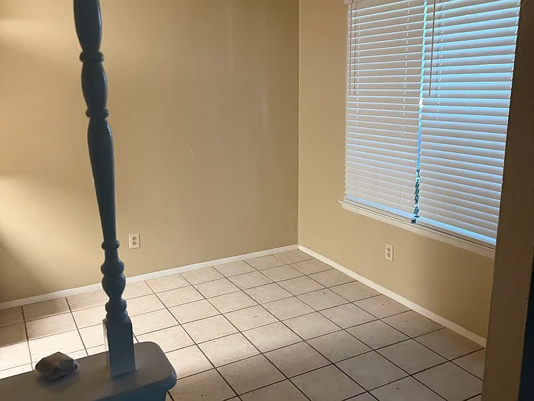 607 Arbor Ln — Photo 4