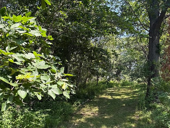 4th image of 2582 Private Access 401 E