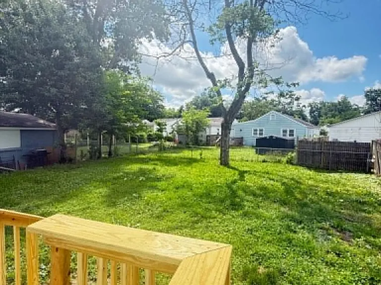 1022 Stanley Ave — Photo 11