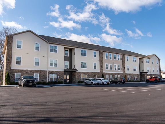 4th image of 3032 Linden St #307
