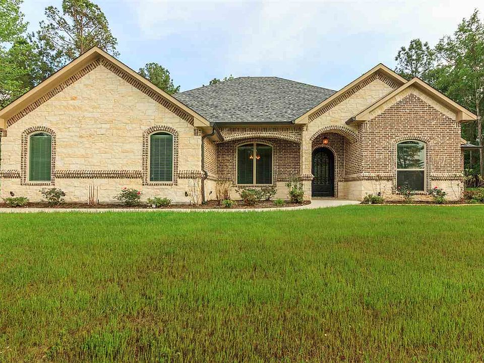 1st image of 325 Magnolia Ln