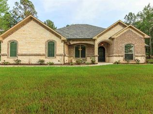 325 Magnolia Ln, Gladewater, TX 75647