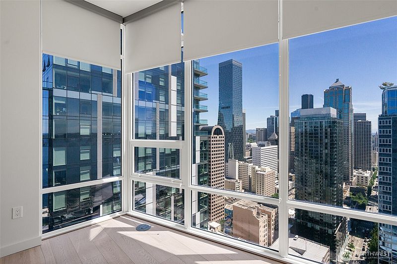 5th image of 121 Stewart Street #3302