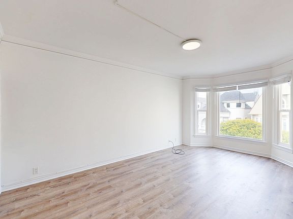 4th image of 2425 Buchanan St #302