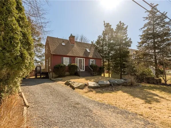 19 Sloop St, Jamestown, RI 02835