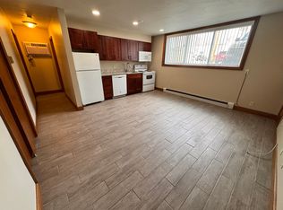 832 S 10th St #3, Lincoln, NE 68508