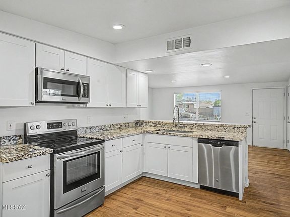 5th image of 2242 W Calle Comodo