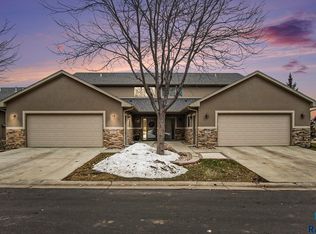 6206 S Vintage Pl, Sioux Falls, SD 57108