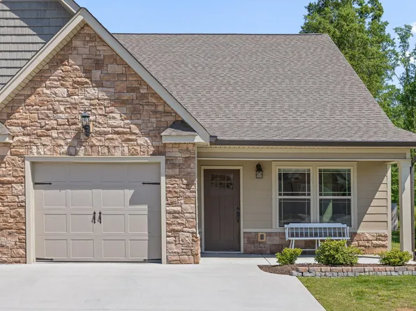 27 W Horizon Dr, Rossville, GA 30741