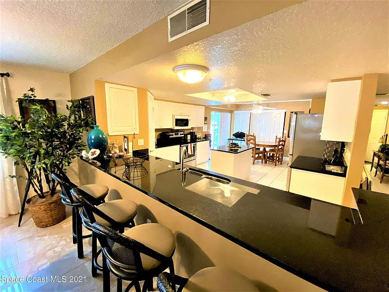 603 Shorewood Dr #F206 — Photo 3