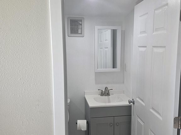 2nd image of 512 1/2 E 49th St #512
