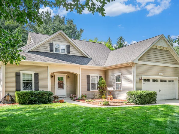 7448 Oldenburg Ln, Portage, MI 49024