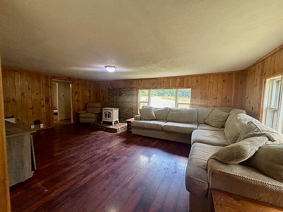 4th image of 349 Bailey Hill Road