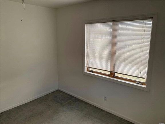 5th image of 102 Garfield Pl