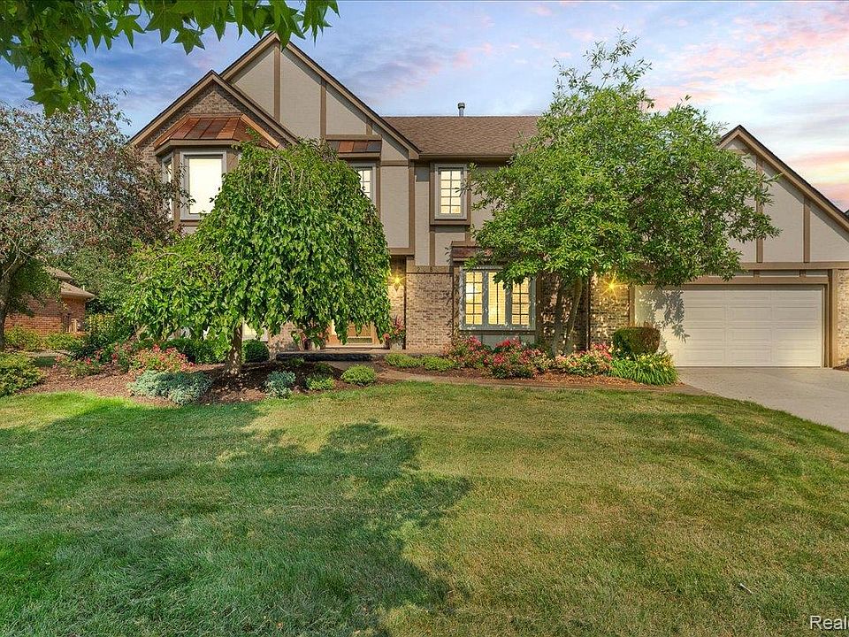 1st image of 24842 White Plains Dr