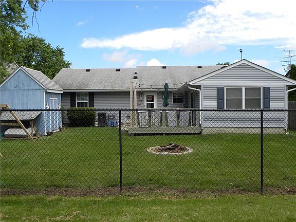 3rd image of 10515 Folsom Dr