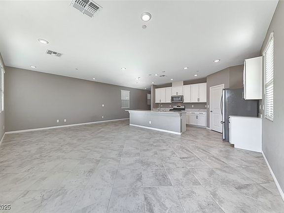 5th image of 2569 Boboviste St