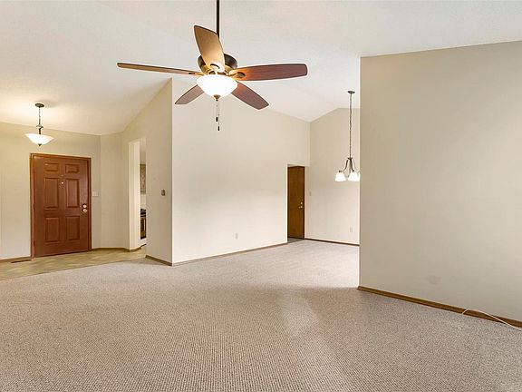 5th image of 3600 Candlewyck Club Dr
