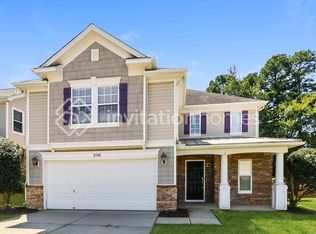 2740 Markham Woods Ct, Charlotte, NC 28214