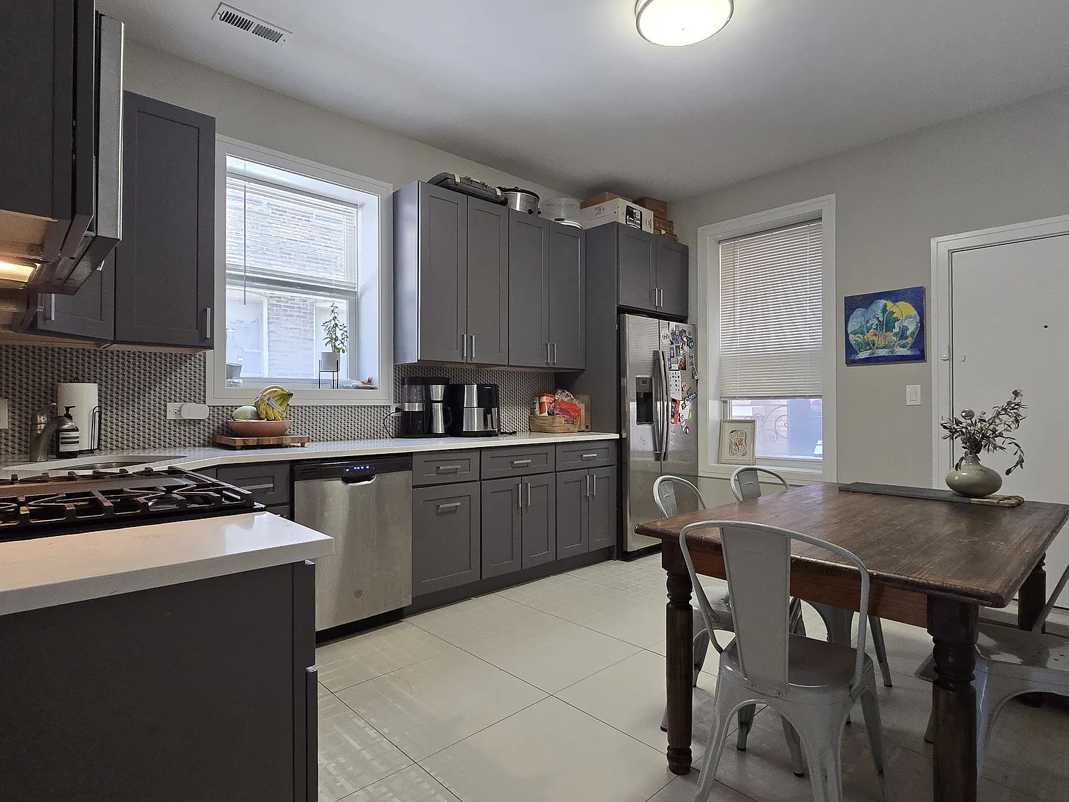 3 bed, 1300 sqft, $2,995 — Photo 3