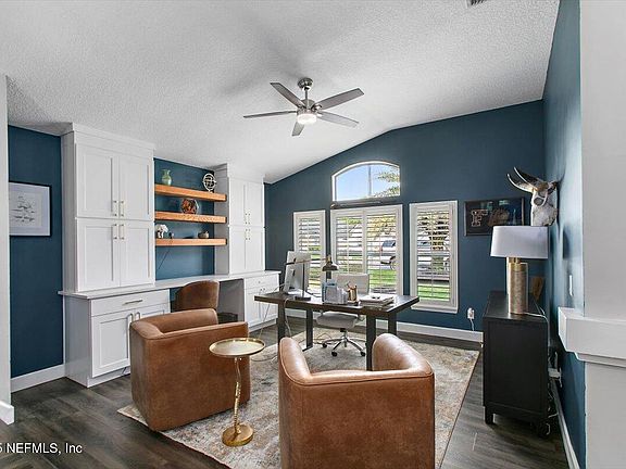 3rd image of 13102 TALL TREE Drive S