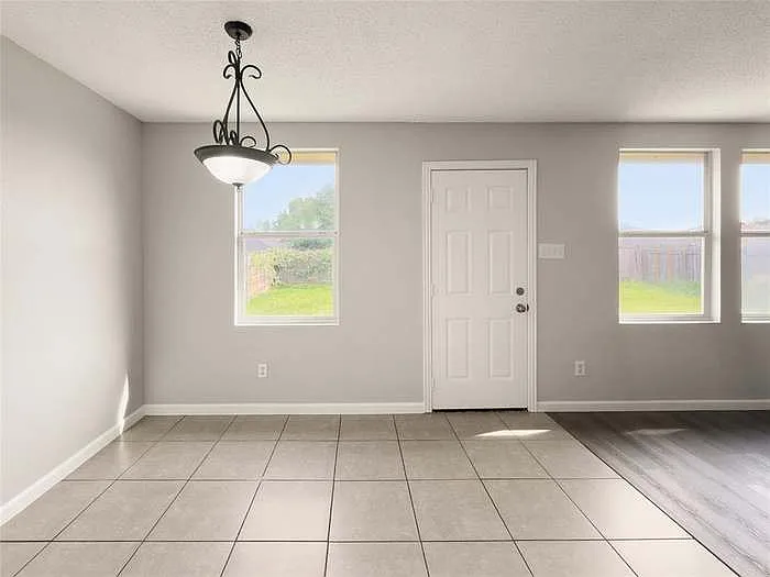 2043 Plains Ct — Photo 6