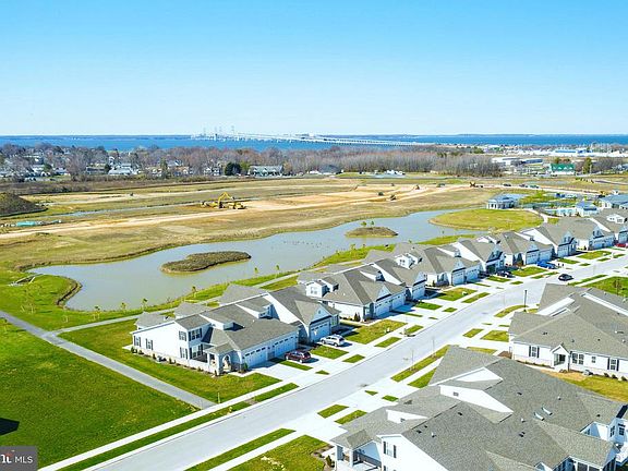 3rd image of 805 Moorings Cir #148