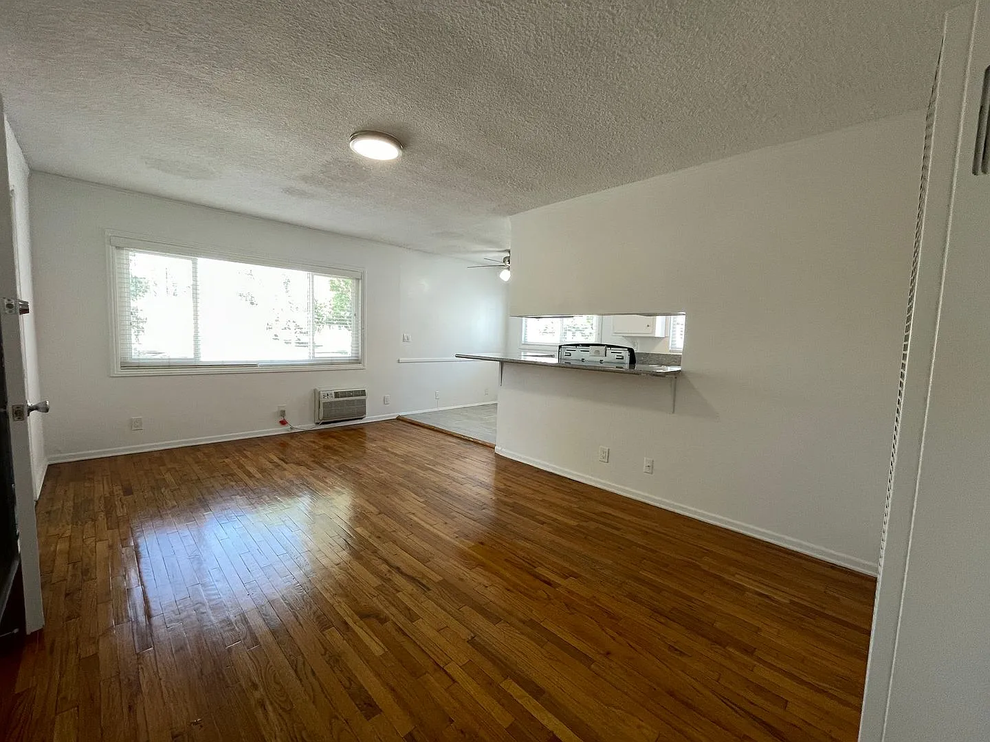 11330 Ohio Ave — Photo 4