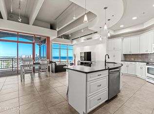 320 1st St N APT 806, Jacksonville Beach, FL 32250