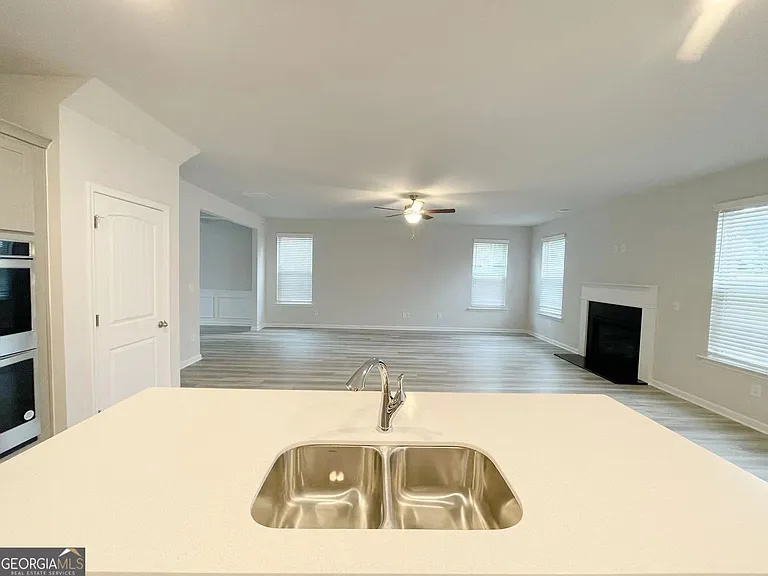 928 Yancey Ct — Photo 7